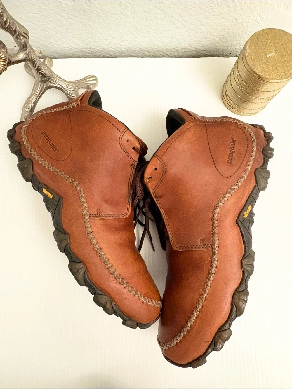 Patagonia Men's Tan Leather Chukka Moc Toe Hiking Vibram Men's Boots Size 11.5